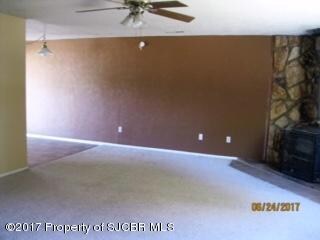 811 W Apache Living room 3