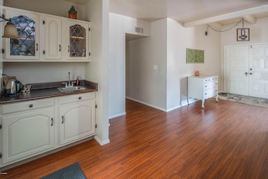 CRH.Entry.Wetbar