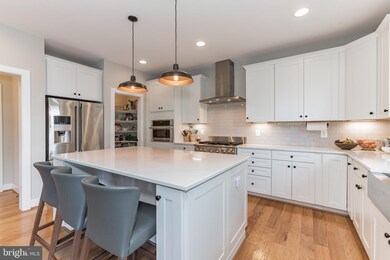 7204 Gordons Rd, Falls Church, VA 22043 - photo 6