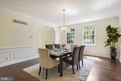 8903 Tuckerman Ln, Potomac, MD 20854 - photo 7