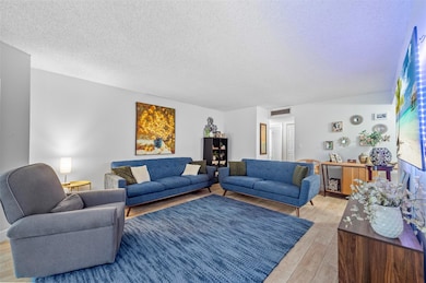 Plantation Club Condominiums unit 309, Plantation, FL 33317 - photo 4