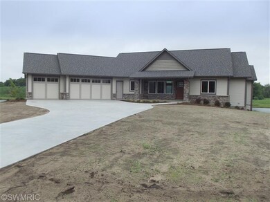 15054 Silver Fir Dr, Holland, MI 49424 - photo 2