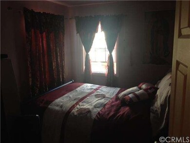 825 W Spruce St, Compton, CA 90220 - photo 4