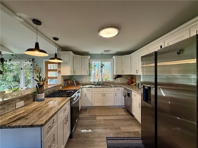 11 Holmes St, Westerly, RI 02891 - photo 5