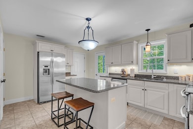 943 Mount Vernon Rd, Southington, CT 06489 - photo 4