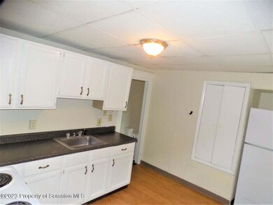 827 N Main 2nd Floor Ave, Scranton, PA 18504 - photo 3