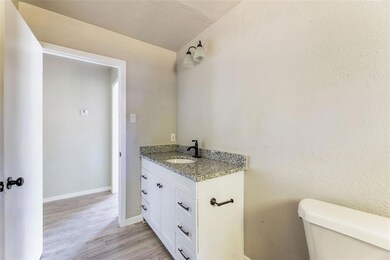 219 E Acheson St, Denison, TX 75021 - photo 6