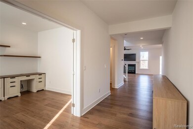 5556 Hobart Ct, West Bloomfield Township, MI 48322 - photo 7