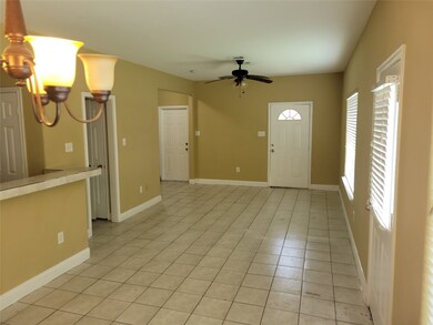 7709 Rhobell St unit A, Houston, TX 77016 - photo 2