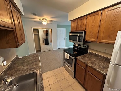 34650 Clarkson Dr W unit 43, Fraser, MI 48026 - photo 6