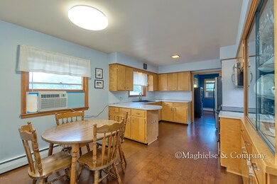 08 Dining Area