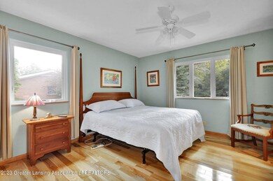 3218 S Cambridge Rd, Lansing, MI 48911 - photo 6