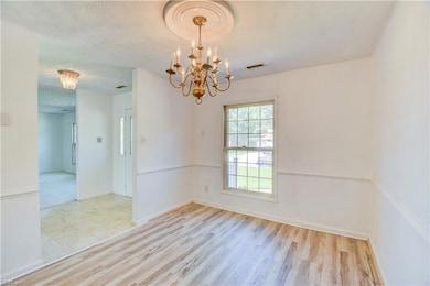 2130 Rock Creek Dr, Chesapeake, VA 23325 - photo 6