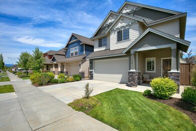 02 Front 21400 Evelyn Pl