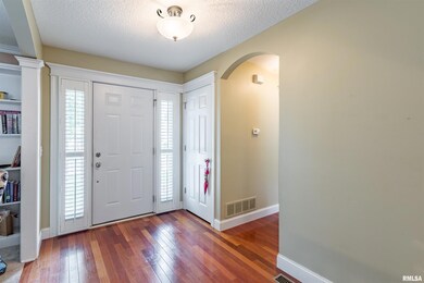 1624 W 67th St, Davenport, IA 52806 - photo 3