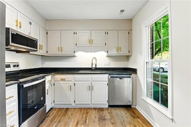 3985 Valley Ct unit B, Winston Salem, NC 27106 - photo 4