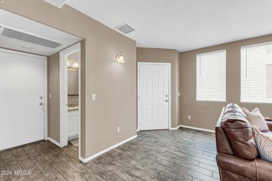 3719 E Inverness Ave-12