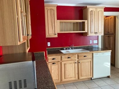 42 Parker St unit B, Winchester, NH 03470 - photo 4