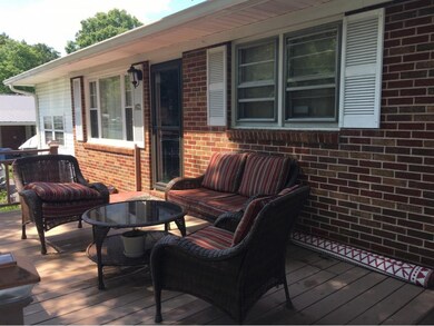 1423 Stoneybrook Dr, Johnson City, TN 37601 - photo 4