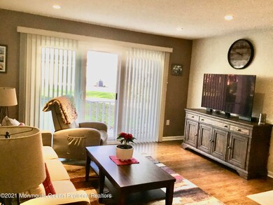 95 Players Cir unit D1, Tinton Falls, NJ 07724 - photo 3