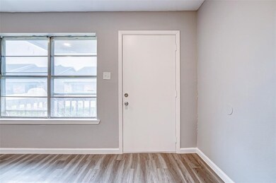 327 W Hufsmith Rd unit 401, Tomball, TX 77375 - photo 2