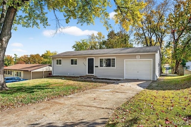 5102 Ville Donna Ln, Hazelwood, MO 63042 - photo 2