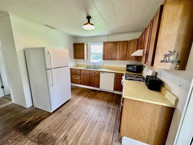 410 Gale St, Canaan, VT 05902 - photo 4