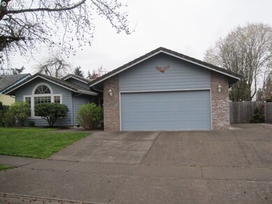 628 Poltava St, Springfield, OR 97477 - photo 2
