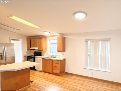 550 S State St, Sutherlin, OR 97479 - photo 6