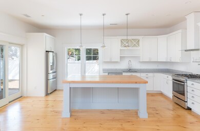 940 Kitchen2 (1 of 1)