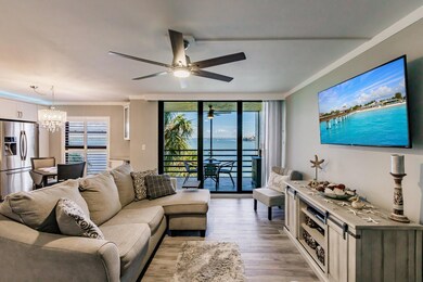 LR~Kit~Lanai(2)
