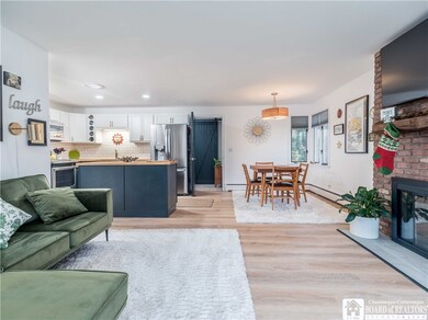 Living Room Owners Uni
