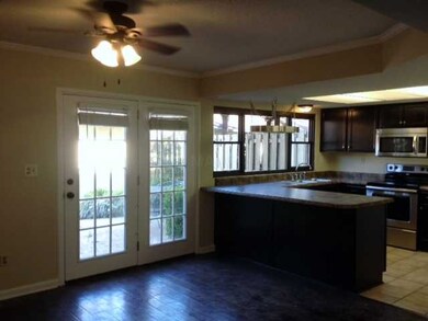 From keeping room looking into kitchen with breakf