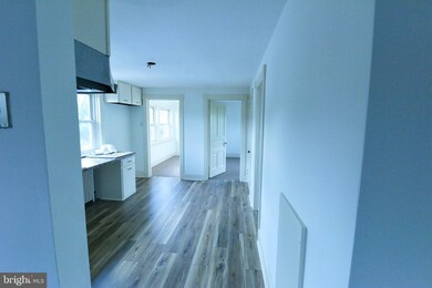 234 Stuart Ave unit 3RD FLOOR, Downingtown, PA 19335 - photo 3