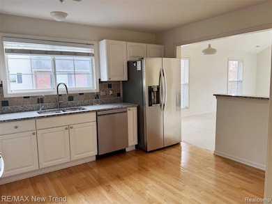 28280 Carlton Way Dr unit 21, Novi, MI 48377 - photo 6