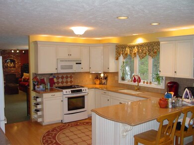 137 Peele Rd, Nashua, NH 03062 - photo 7