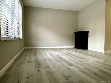 143 Bailey Ct unit 143, Middle Island, NY 11953 - photo 4