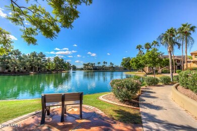 LAKESIDE WALKING PATHS
