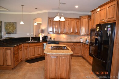 3118 Claremont Dr, Bartlesville, OK 74006 - photo 6