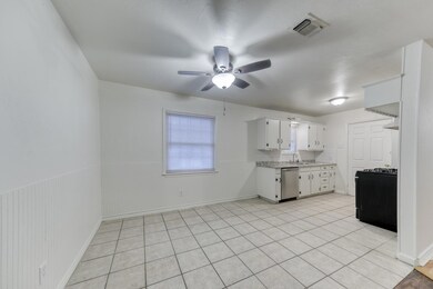 606 E Water St, Weatherford, TX 76086 - photo 5