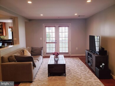 4111 S Four Mile Run Dr unit 301, Arlington, VA 22204 - photo 2