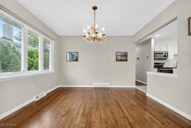 30312 Overlook Dr, Wickliffe, OH 44092 - photo 4