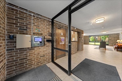 2220 Midland Grove Rd unit 307, Roseville, MN 55113 - photo 2