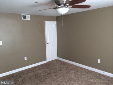 200 Maplewood Dr unit C9, Pottstown, PA 19464 - photo 5