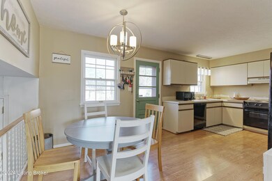 5416 Oakcreek Ln, Louisville, KY 40291 - photo 6