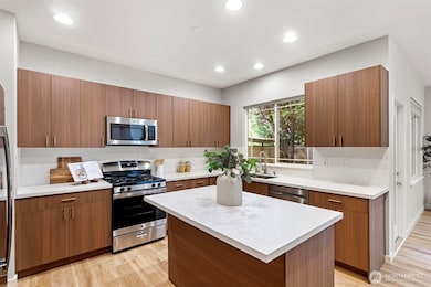 10769 221st Ln NE unit 18, Redmond, WA 98053 - photo 6