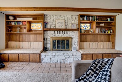 Gas log fireplace