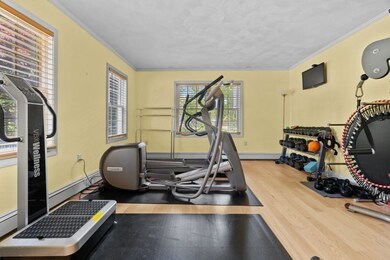 9 S Marble St, Stoneham, MA 02180 - photo 4