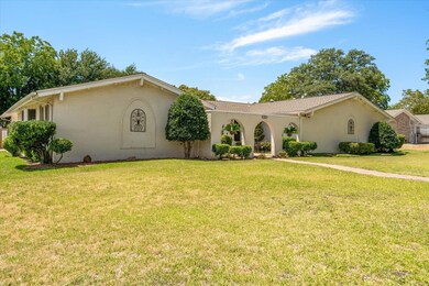 4452 Fiesta Cir W, Fort Worth, TX 76133 - photo 2