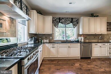 5970 Robin Ln, Coopersburg, PA 18036 - photo 7